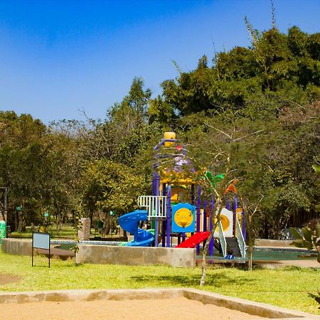 Eden Estates & Resort Лілонґве Екстер'єр фото